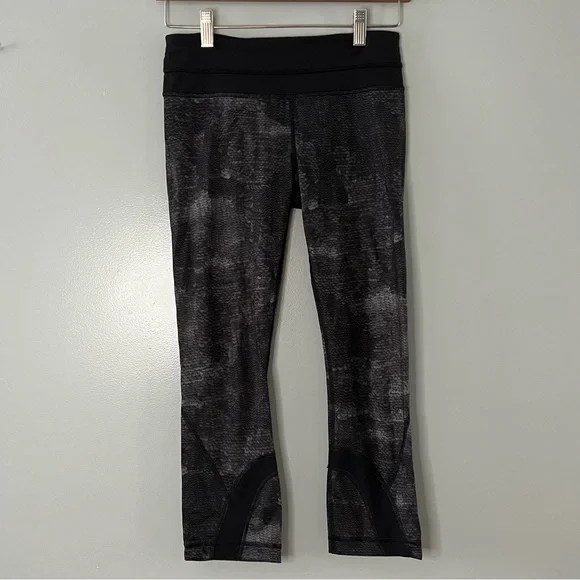 lululemon Inspire Crop II *All Full-On Luxtreme - Picture 2 of 9